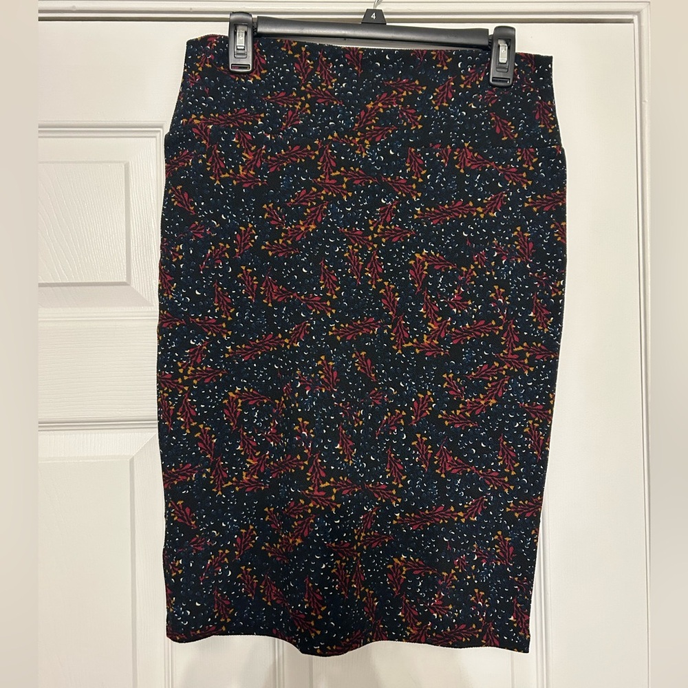 Like New ladies/womens Medium Lularoe Cassie Pencil Skirt